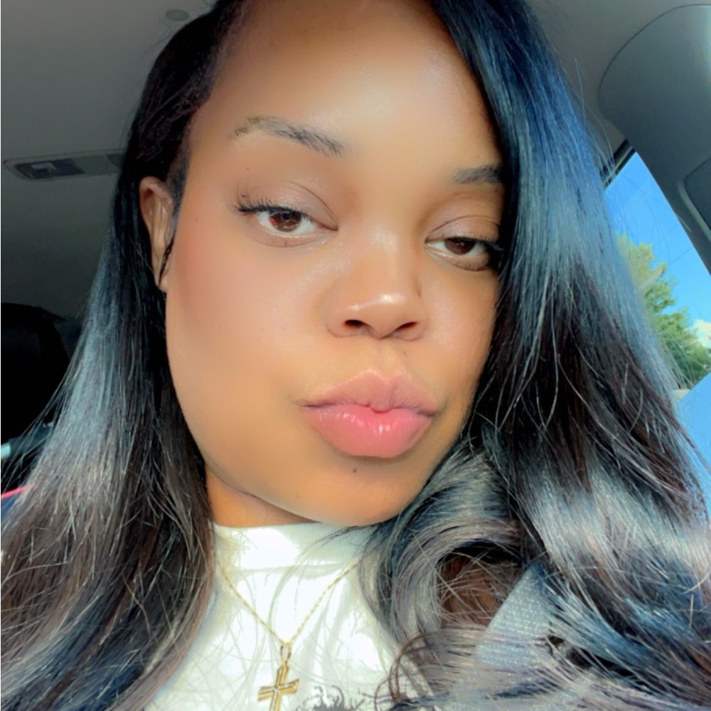 Meet your Posher, Candice